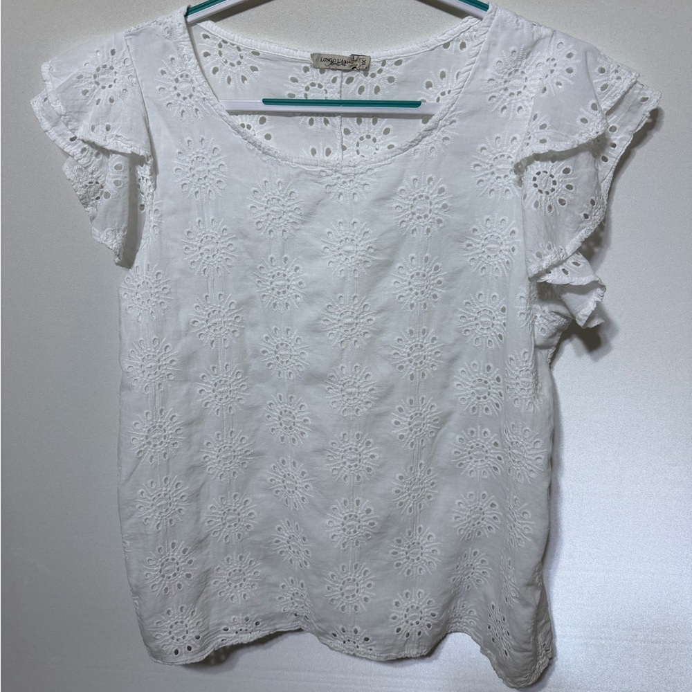 Chic White Eyelet Blouse with Ruffled Sleeves